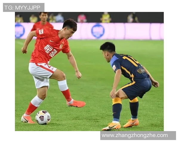 广州足球队边路渗透战术解析与实践探讨深度剖析